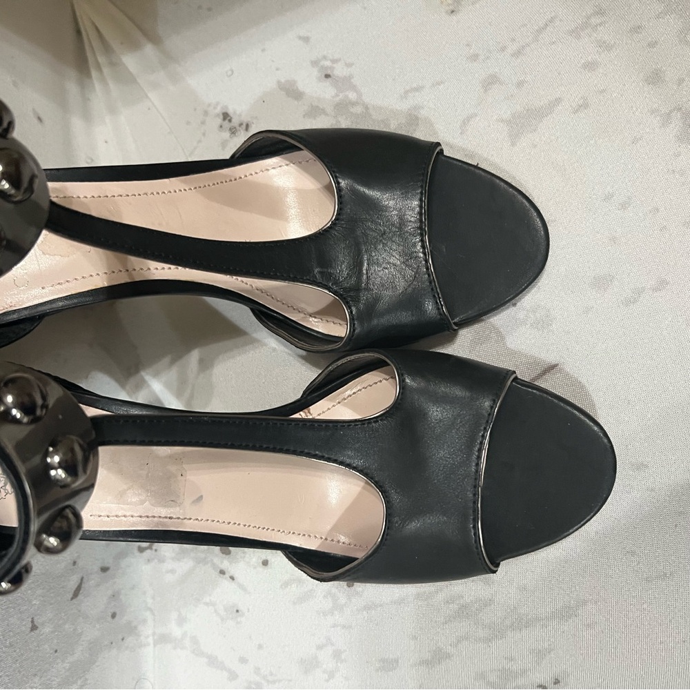 Vince Camuto Black Heels Peep-Toe Ankle Strap Zip Up Back Size 9.5M